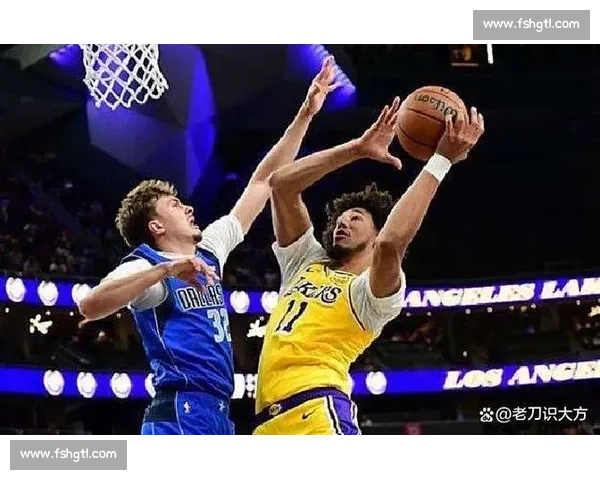 湖人对决独行侠焦点之战巨星碰撞季后席位悬念拉满西部格局关键一夜 湖人对决独行侠焦点之战巨星碰撞季后席位悬念拉满西部格局关键一夜